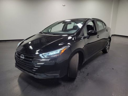 Used 2025 Nissan Versa SV FWD image 4