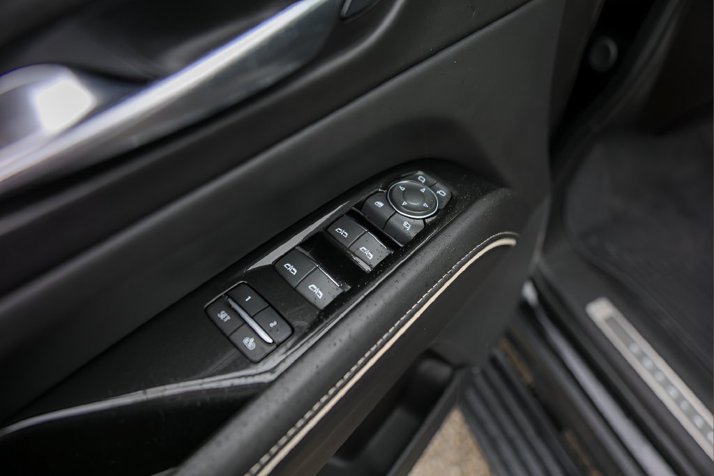 Used 2024 Cadillac Escalade ESV Sport Platinum w/ LPO, ONYX Package AWD/4WD image 22