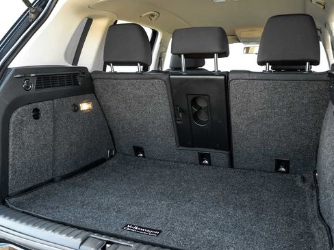 Used 2017 Volkswagen Tiguan S image 50