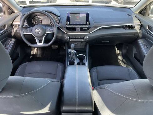 Used 2024 Nissan Altima 2.5 SV FWD image 10