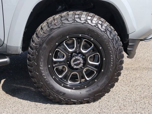 Used 2019 Toyota Tacoma TRD Sport image 44