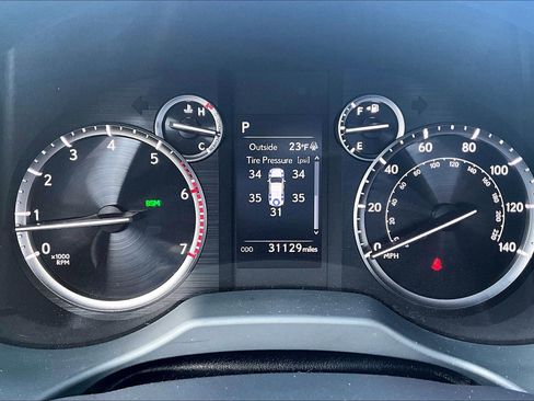 Used 2023 Lexus GX 460 Premium image 18