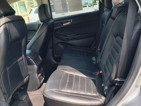 Used 2022 Ford Edge SEL image 11