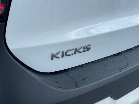 Certified 2025 Nissan Kicks SR image 31