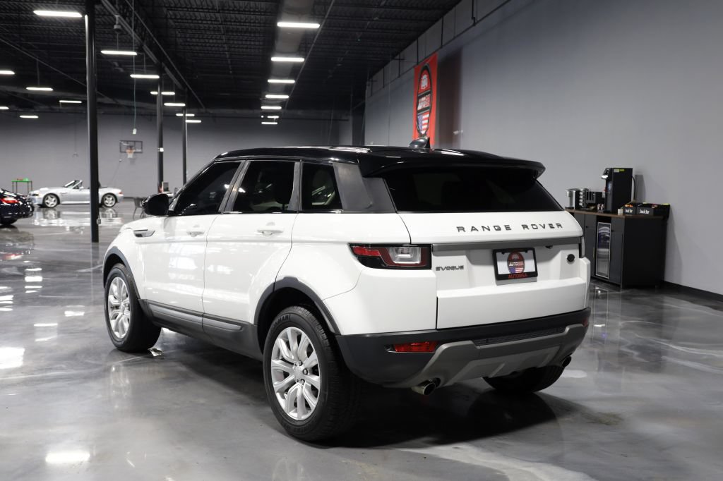 Used 2018 Land Rover Range Rover Evoque SE AWD/4WD image 5