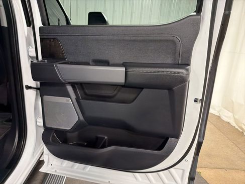Used 2023 Ford F250 Lariat w/ Lariat Ultimate Package image 16