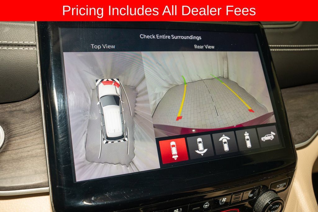 Used 2023 Jeep Grand Cherokee Limited w/ Luxury Tech Group II AWD/4WD image 14