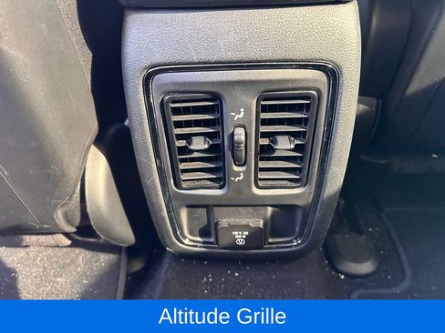 Used 2020 Jeep Grand Cherokee Altitude image 19