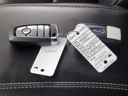 Used 2024 Ford Explorer XLT w/ Equipment Group 202A AWD/4WD image 28