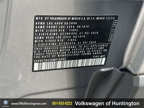 Certified 2025 Volkswagen Taos SE w/ Panoramic Sunroof Package image 17