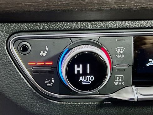 Used 2023 Audi Q5 e Premium Plus w/ Premium Plus Package image 22