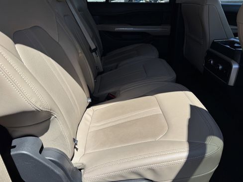 Used 2024 Ford Expedition Max Limited RWD image 10