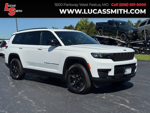New 2025 Jeep Grand Cherokee L Altitude AWD/4WD image 1
