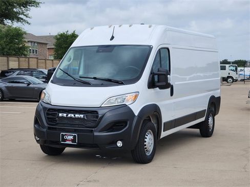 Used 2026 RAM ProMaster 2500 w/ Convenience Group FWD image 12