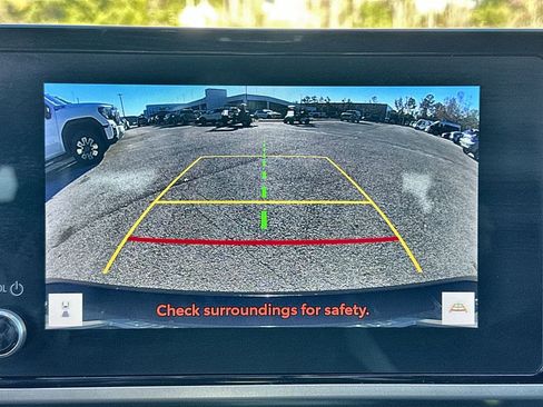 Used 2025 Toyota Camry SE image 14