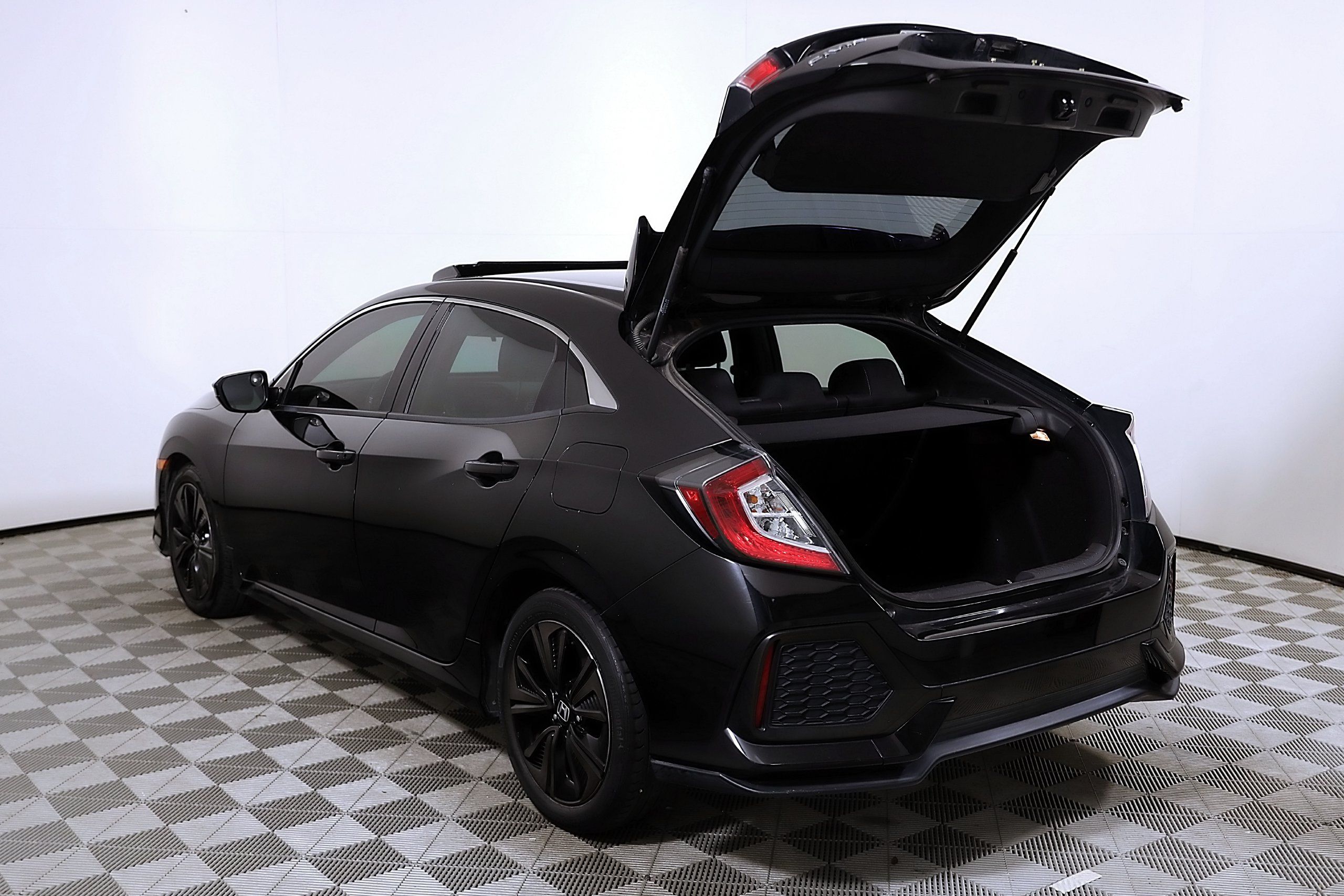 Used 2019 Honda Civic EX image 9