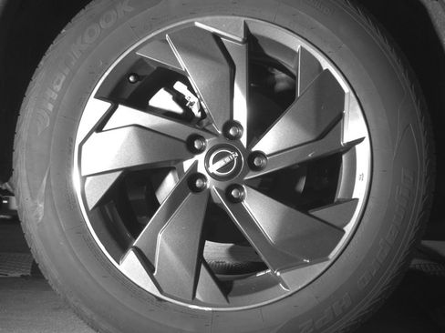 Used 2025 Nissan Rogue SV AWD/4WD image 15