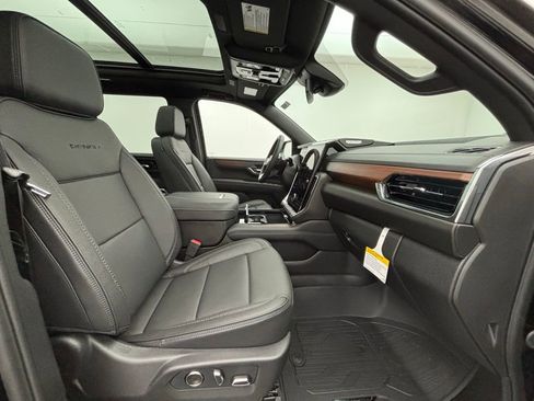New 2026 GMC Yukon Denali w/ Sun & Power Step Package image 42