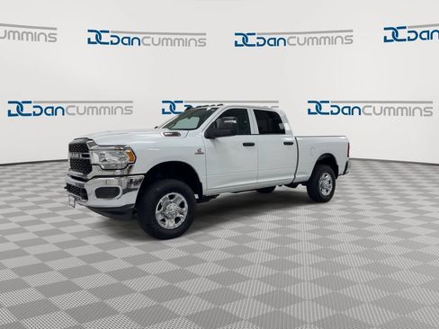 Used 2024 RAM 3500 Tradesman w/ Chrome Appearance Group AWD/4WD image 4