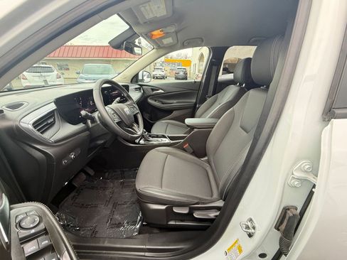 Used 2025 Buick Encore GX Preferred image 36