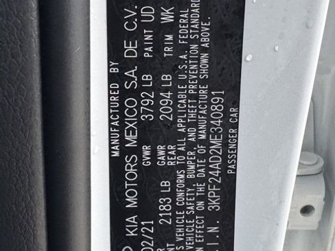 Certified 2021 Kia Forte LXS image 17