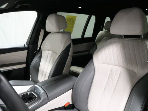 Used 2023 BMW X7 xDrive40i w/ Executive Package AWD/4WD image 3