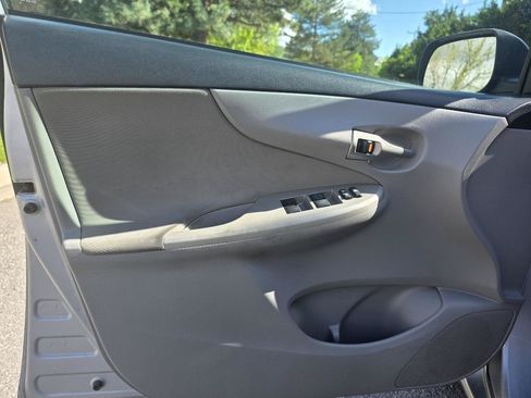 Used 2011 Toyota Corolla LE FWD image 11