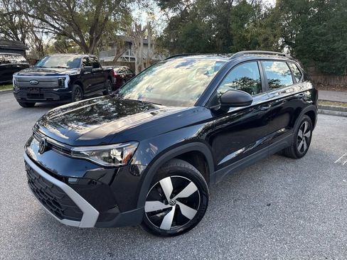 Used 2025 Volkswagen Taos S AWD/4WD image 2