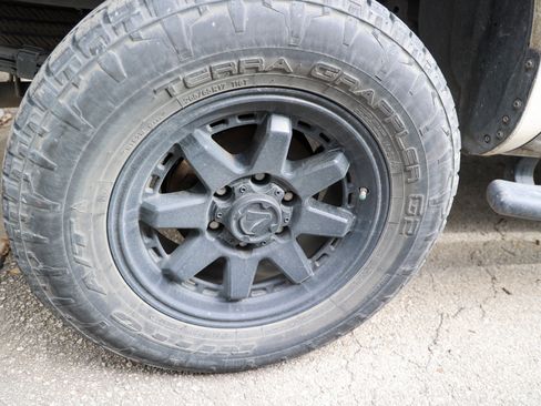 Used 2023 Toyota Tacoma SR image 14