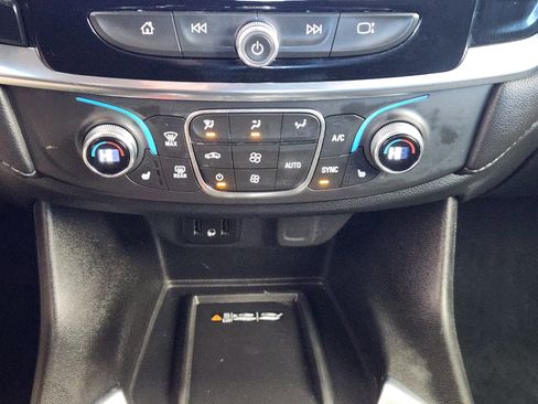 Certified 2023 Chevrolet Traverse LT image 20