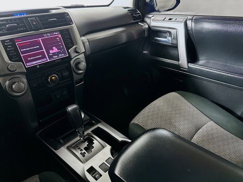 Used 2021 Toyota 4Runner SR5 AWD/4WD image 21