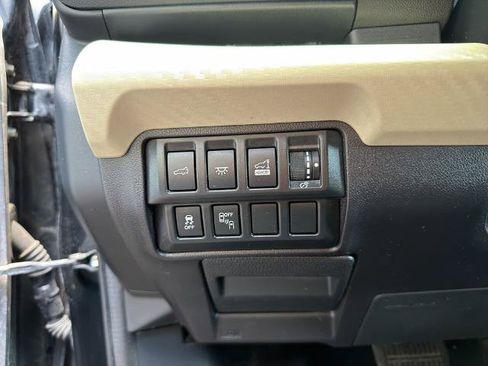 Used 2020 Subaru Ascent Premium w/ Convenience Package AWD/4WD image 19