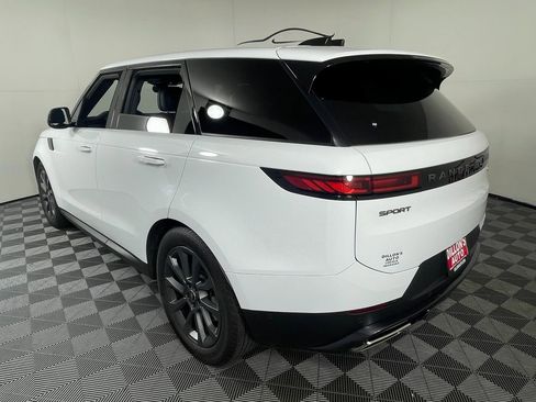 Used 2023 Land Rover Range Rover Sport SE image 4