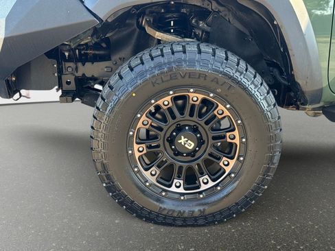Used 2021 Toyota Tacoma TRD Off-Road AWD/4WD image 12