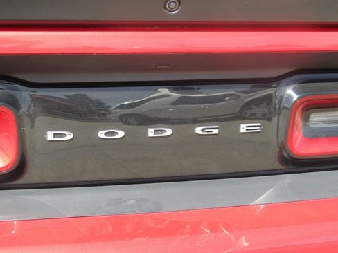 Used 2016 Dodge Challenger SRT Hellcat image 29