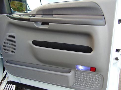 Used 2000 Ford F250 XLT image 48