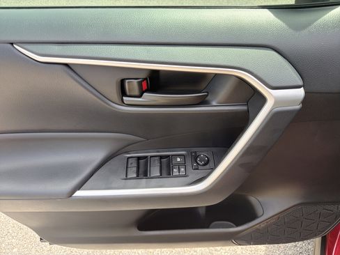 Certified 2023 Toyota RAV4 LE FWD image 20