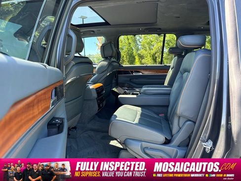 Used 2022 Jeep Grand Wagoneer Series II AWD/4WD image 21
