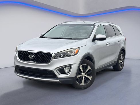 Used 2016 Kia Sorento EX FWD image 2