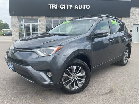 Used 2018 Toyota RAV4 XLE w/ Convenience Package AWD/4WD image 1