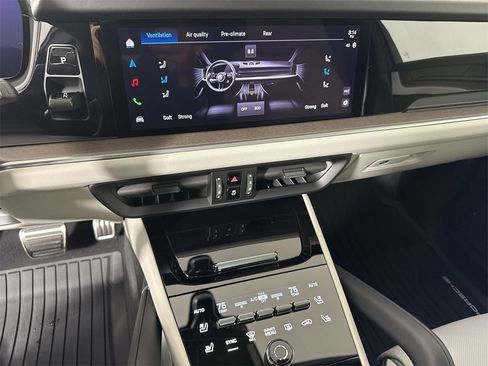 New 2026 Porsche Cayenne S image 31