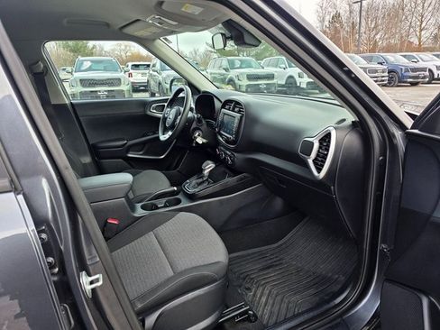 Used 2020 Kia Soul S image 11