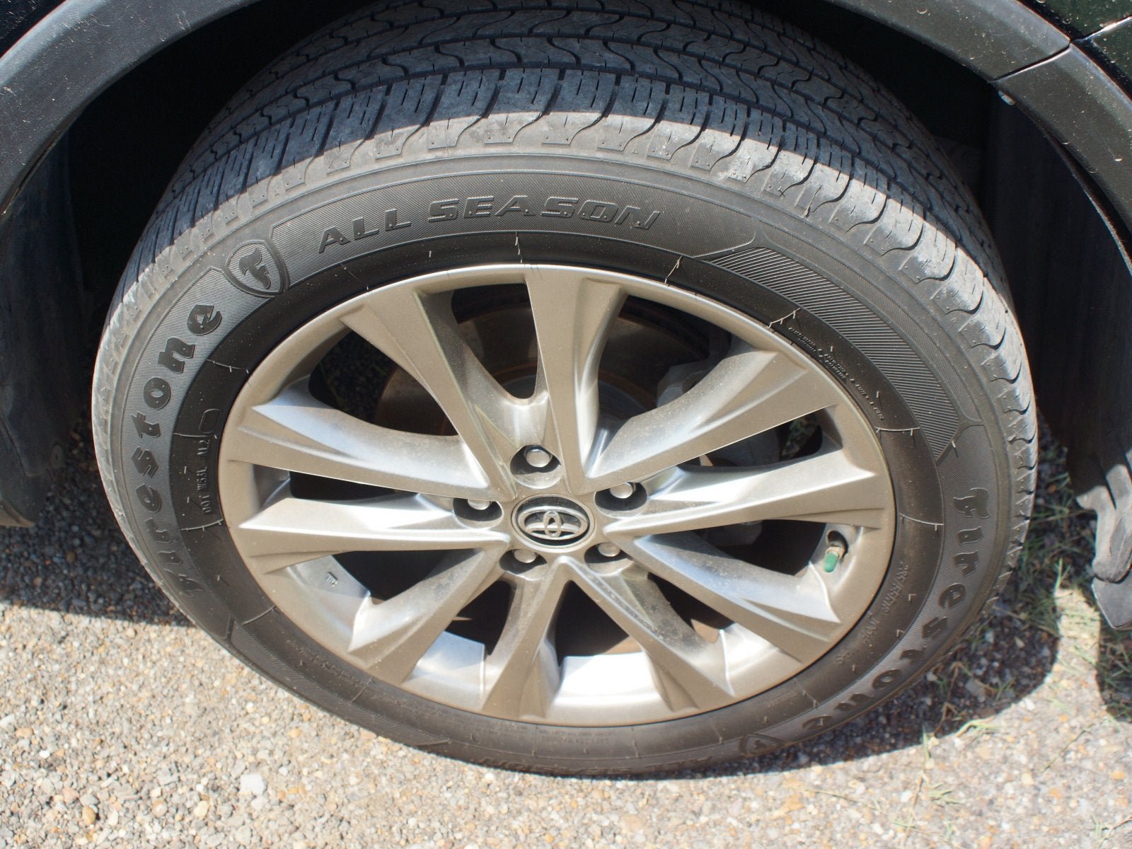 Used 2018 Toyota RAV4 Limited FWD image 4