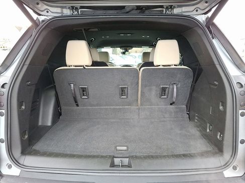 Used 2024 Chevrolet Traverse LT image 27