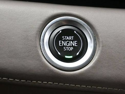 Used 2021 Cadillac Escalade ESV Premium Luxury Platinum AWD/4WD image 22