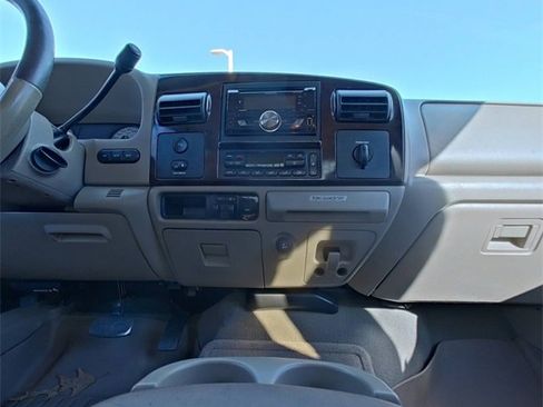 Used 2005 Ford F350 Lariat image 23