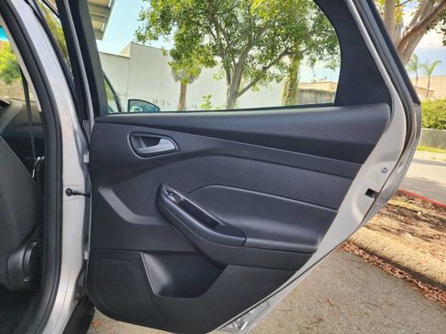 Used 2015 Ford Focus SE image 37