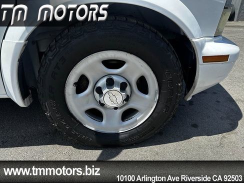 Used 2005 Chevrolet Astro Passenger AWD image 10