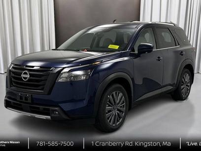 New 2025 Nissan Pathfinder SL w/ SL Premium Package