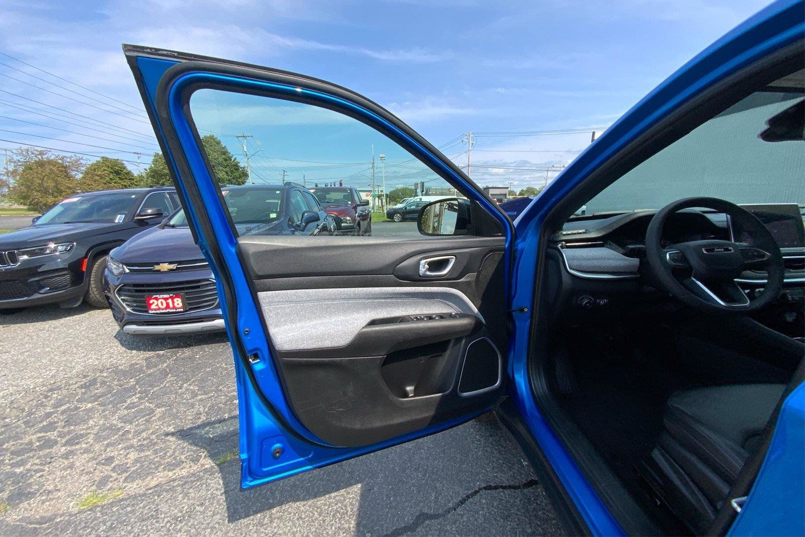 Used 2024 Jeep Compass Latitude AWD/4WD image 20